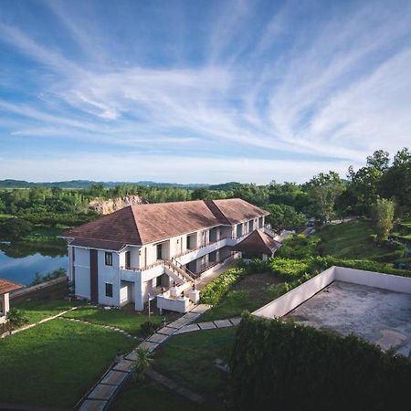 Leaves Valley Resort Nong Ya Plong Екстериор снимка