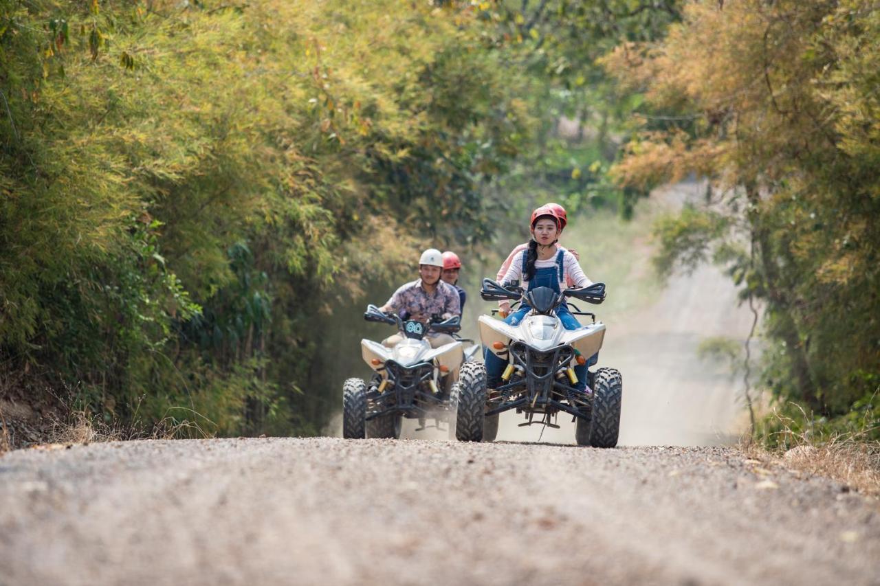 Leaves Valley Resort Nong Ya Plong Екстериор снимка