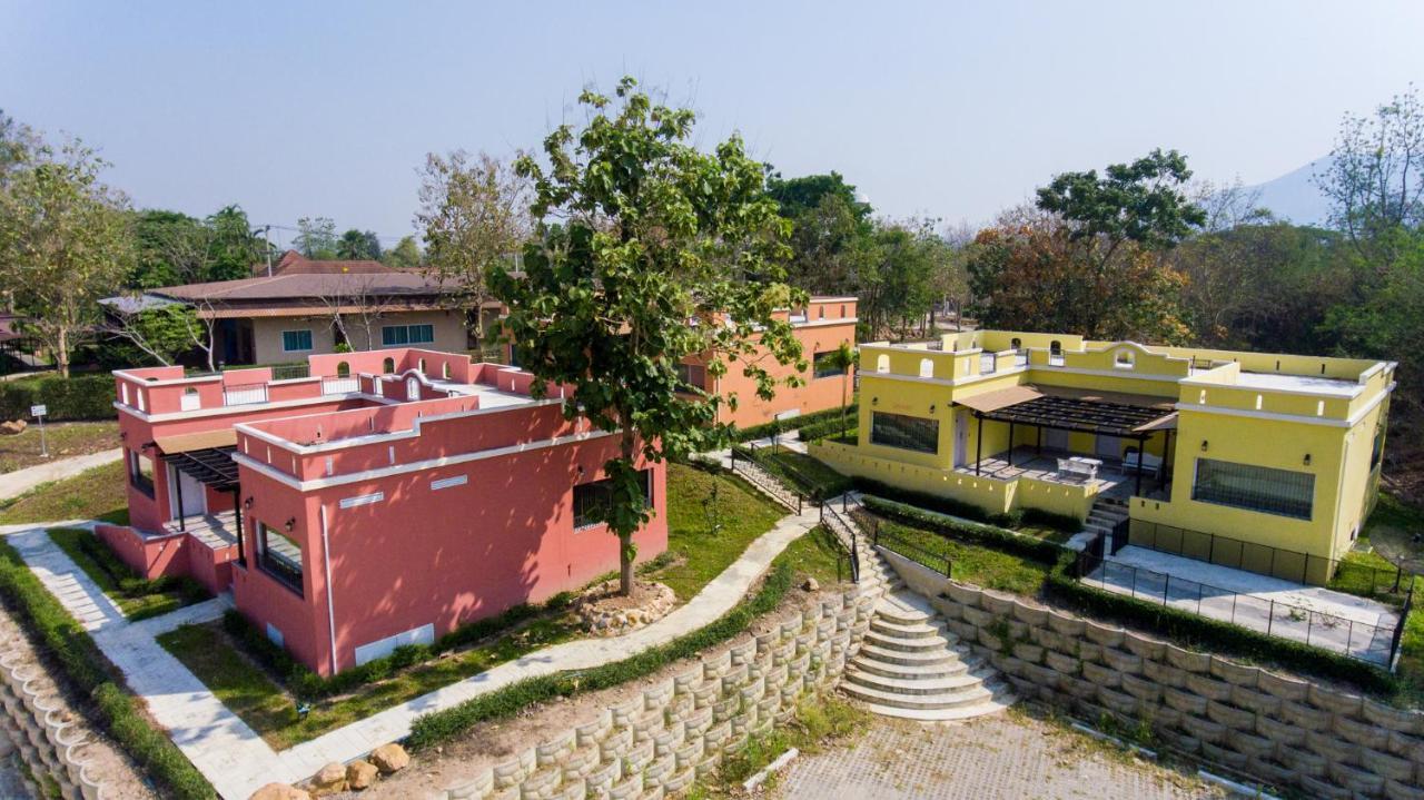 Leaves Valley Resort Nong Ya Plong Екстериор снимка