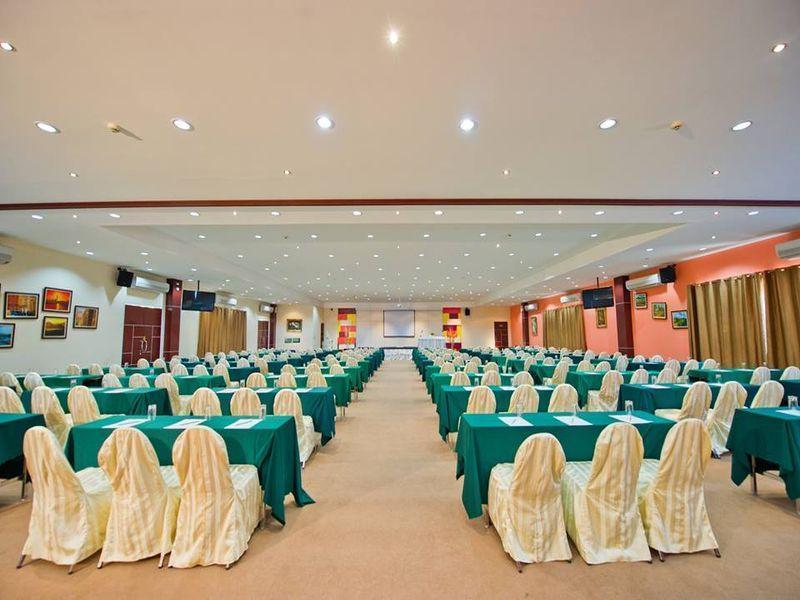 Leaves Valley Resort Nong Ya Plong Екстериор снимка